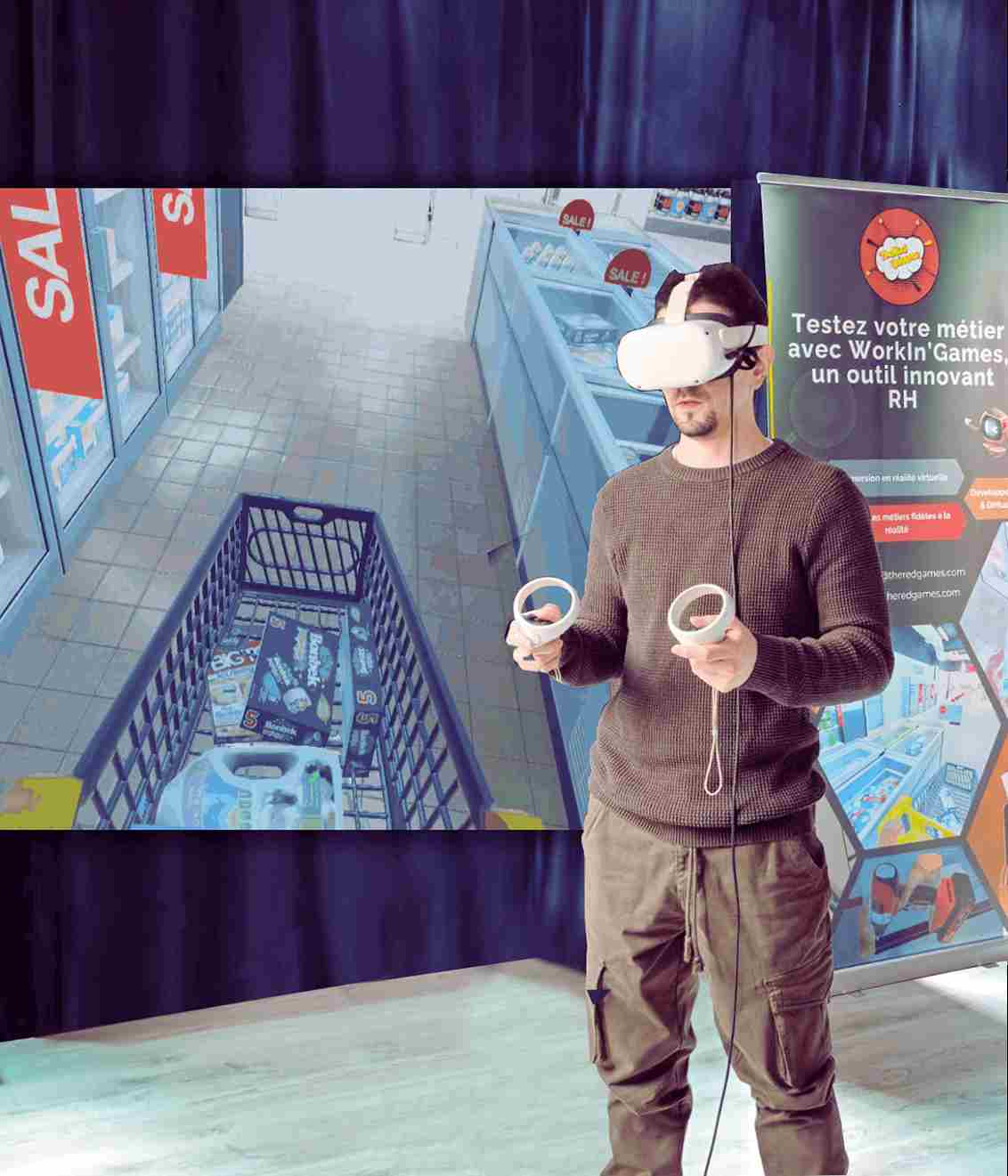 Personne qui découvre le métier d'employé libre service en VR