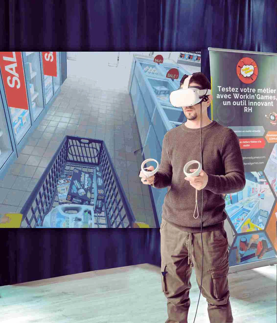 Personne qui découvre le métier d'employé libre service en VR